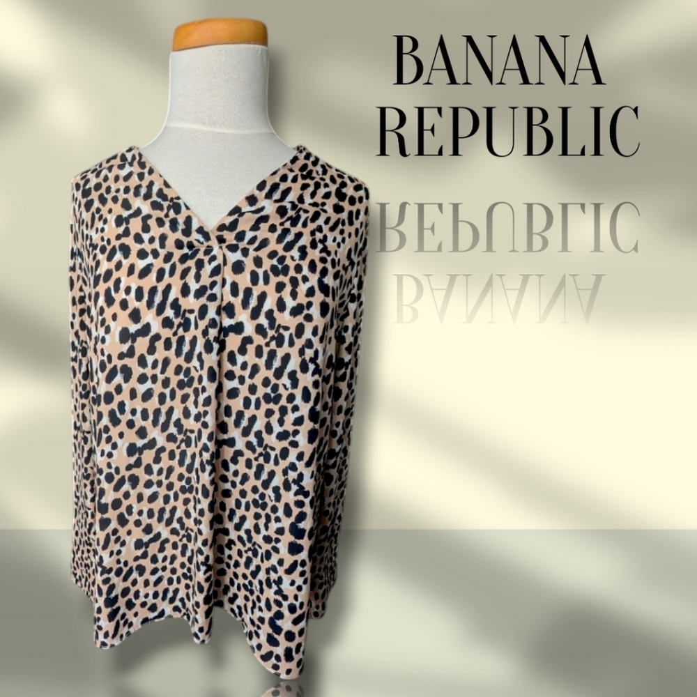 Banana Republic Leopard Print Soft Size M Long Sleeve Blouse